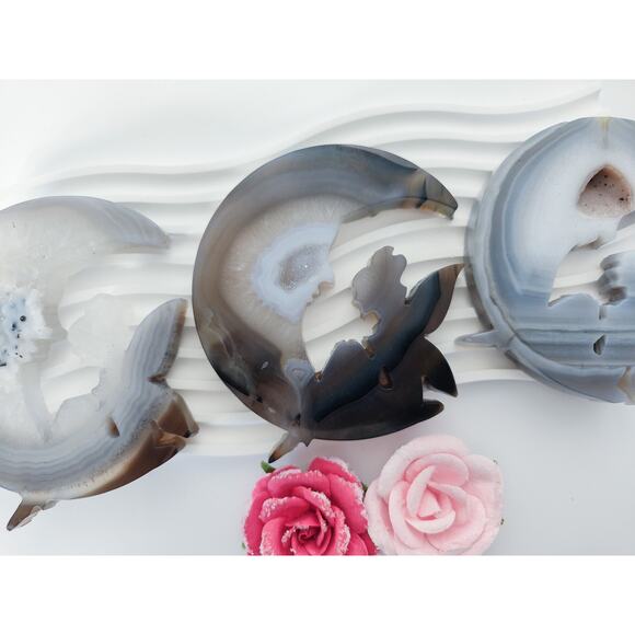 Druzy Agate Fairy on the Moon Crystal Carving - Picture 5 of 12